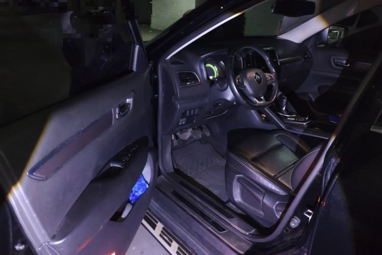 Used Renault Koleos 2017 2.0L Two-Wheel-Drive Leading Edition Driver Seat