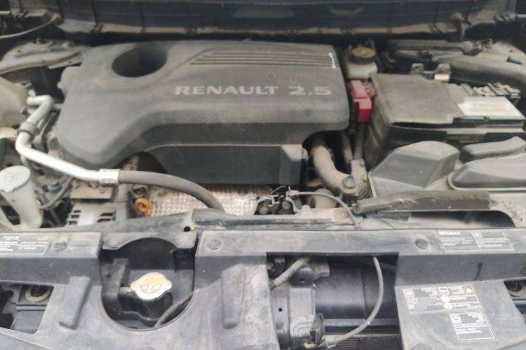 Used Renault Koleos 2017 2.5L Four-Wheel Drive Ultimate Edition Engine Bay