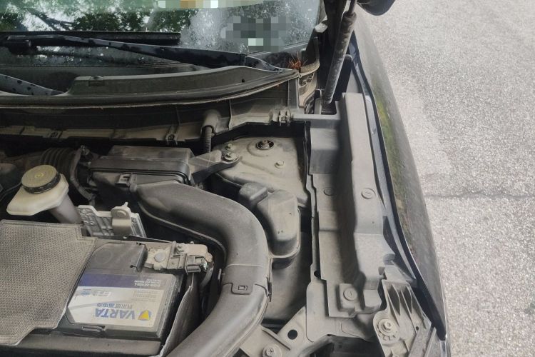 Used Renault Koleos 2017 2.5L Four-Wheel Drive Premium Edition Engine Bay Left