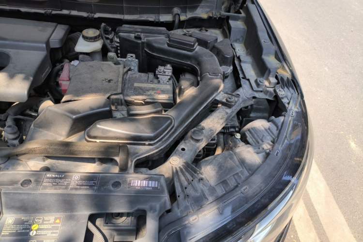 Used Renault Koleos 2017 2.0L Two-Wheel-Drive Leading Edition Engine Bay Left