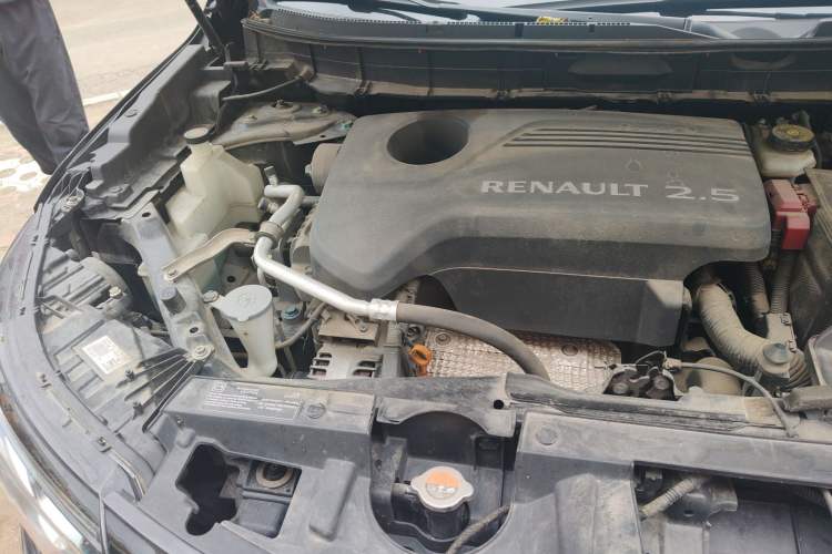 Used Renault Koleos 2017 2.5L Four-Wheel Drive Ultimate Edition Engine Bay Right