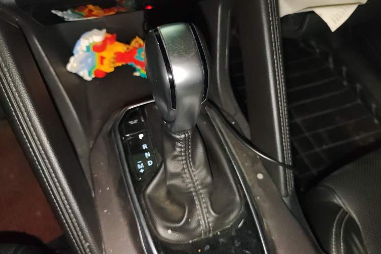 Used Renault Koleos 2017 2.0L Two-Wheel-Drive Leading Edition Gear Lever