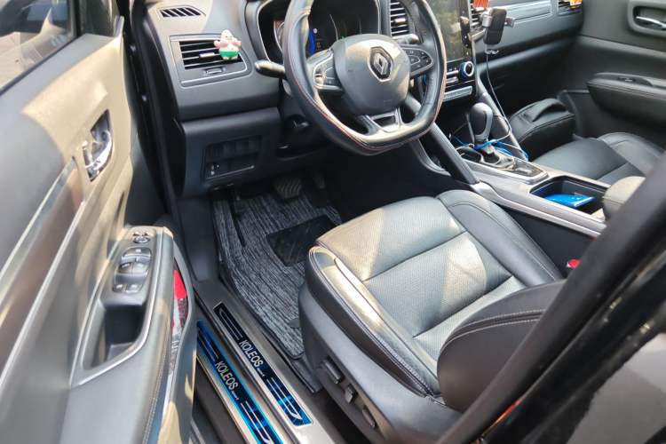 Used Renault Koleos 2017 2.5L Two-Wheel Drive Prestige Edition Interior 3