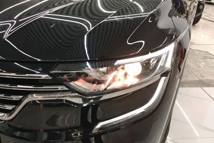 Used Renault Koleos 2017 2.0L Two-Wheel Drive Luxury Edition Left Front Headlight