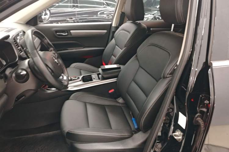Used Renault Koleos 2017 2.0L Two-Wheel Drive Luxury Edition Left Front Seat