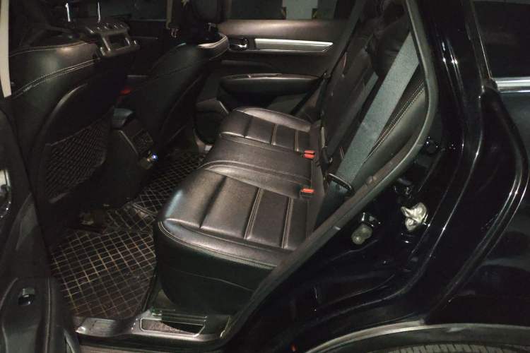 Used Renault Koleos 2017 2.0L Two-Wheel-Drive Leading Edition Left Rear Seat