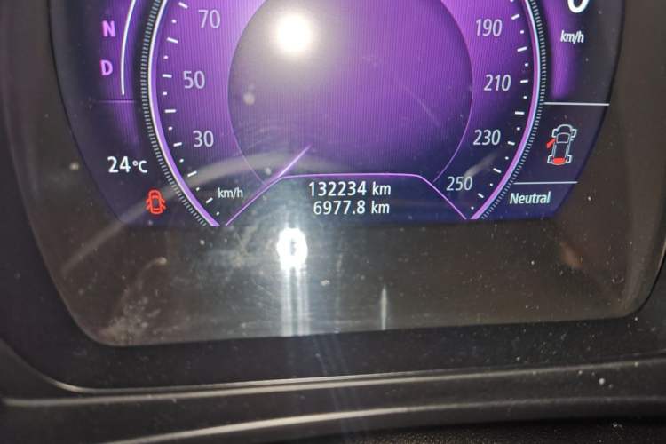 Used Renault Koleos 2017 2.0L Two-Wheel Drive Luxury Edition Odometer Close Up