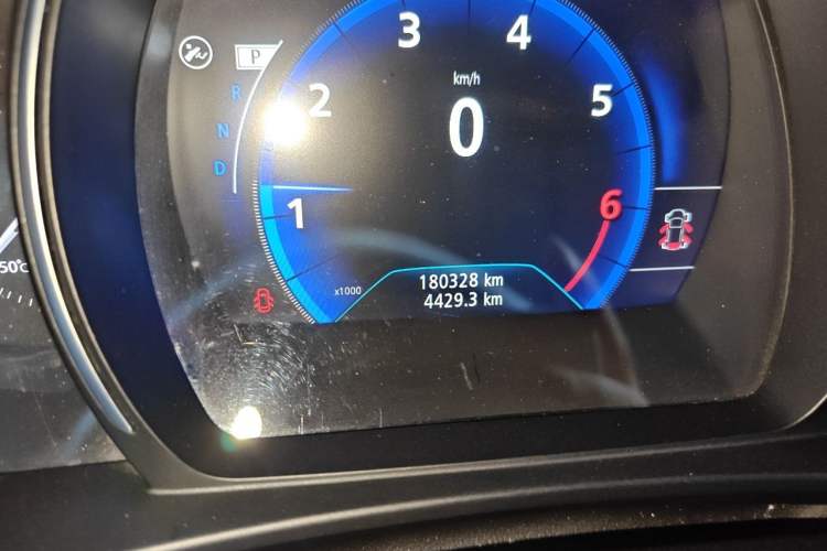 Used Renault Koleos 2017 2.0L Two-Wheel Drive Luxury Edition Odometer Close Up