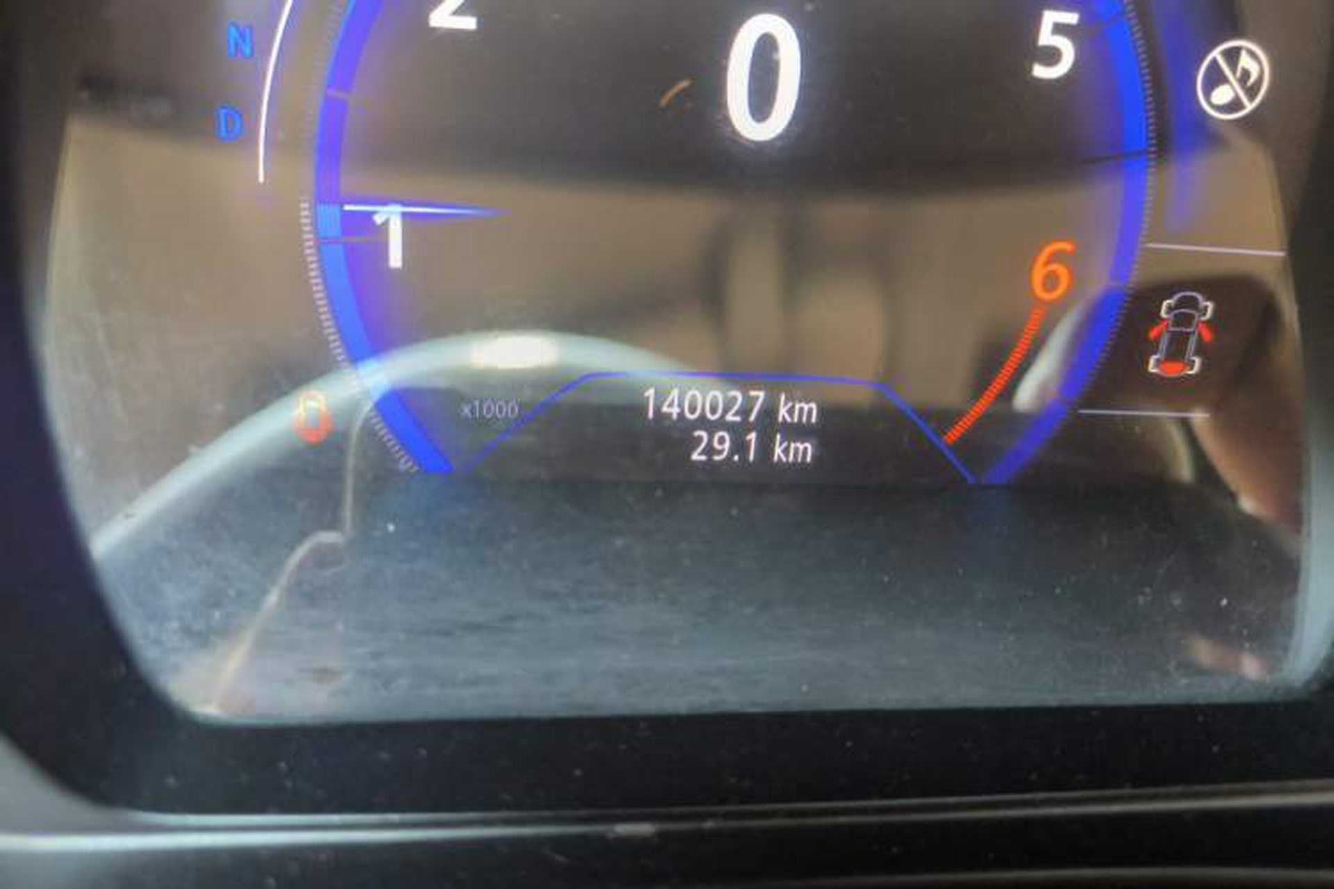 Used Renault Koleos 2017 2.0L Two-Wheel-Drive Leading Edition Odometer Close Up