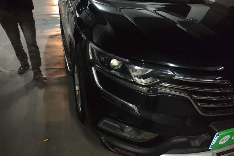 Used Renault Koleos 2017 2.0L Two-Wheel-Drive Leading Edition Right Front Headlight