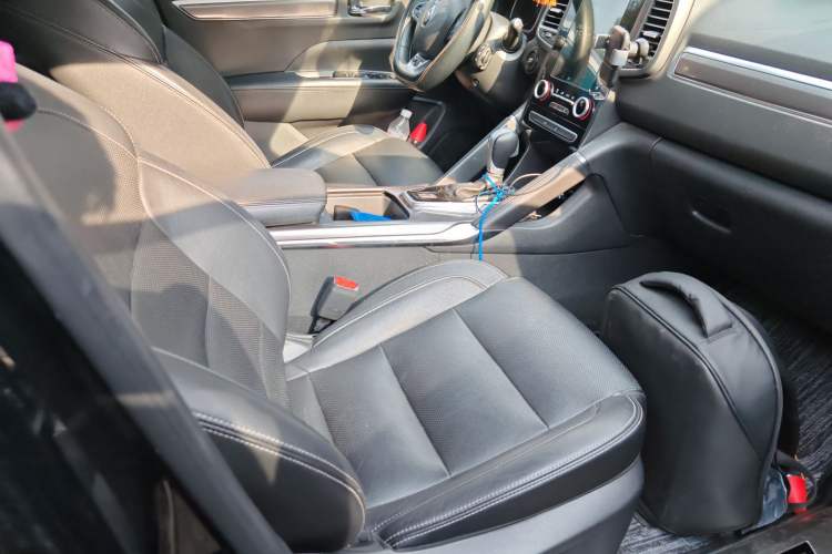 Used Renault Koleos 2017 2.5L Two-Wheel Drive Prestige Edition Right Front Seat