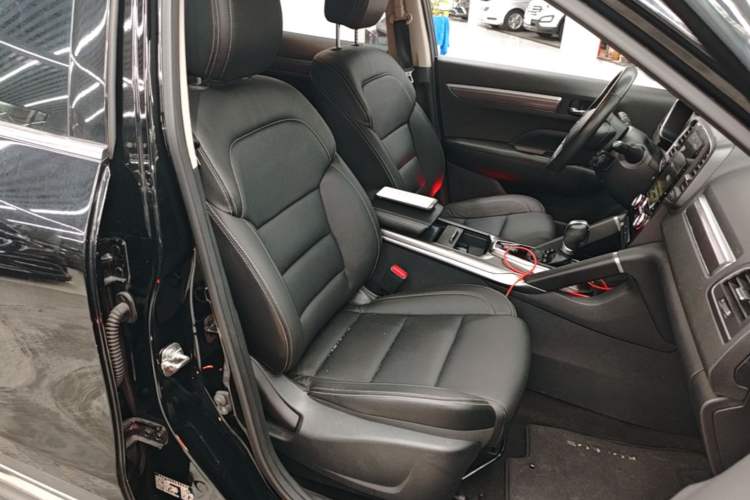 Used Renault Koleos 2017 2.0L Two-Wheel Drive Luxury Edition Right Front Seat
