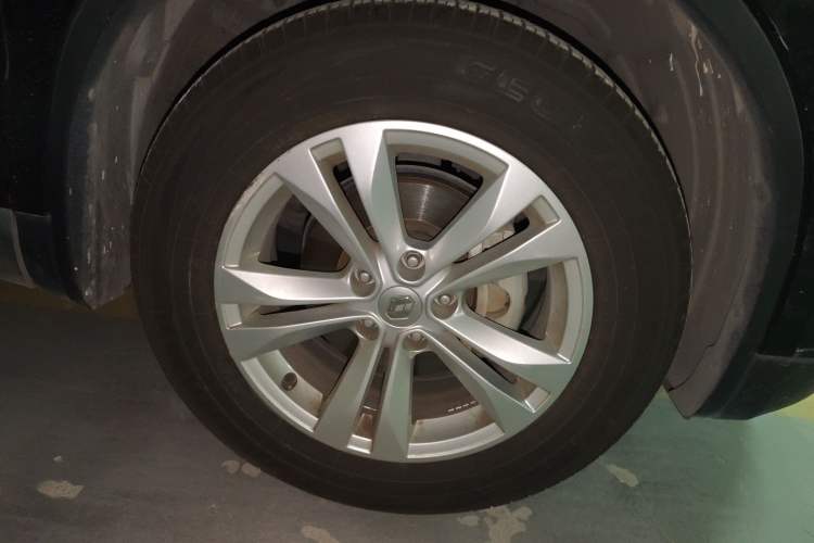 Used Renault Koleos 2017 2.0L Two-Wheel-Drive Leading Edition Right Front Wheel Hub
