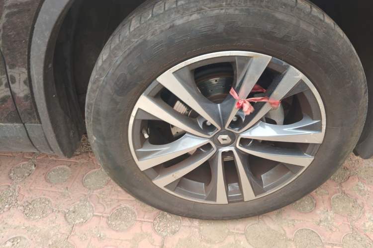 Used Renault Koleos 2017 2.5L Four-Wheel Drive Ultimate Edition Right Front Wheel Hub