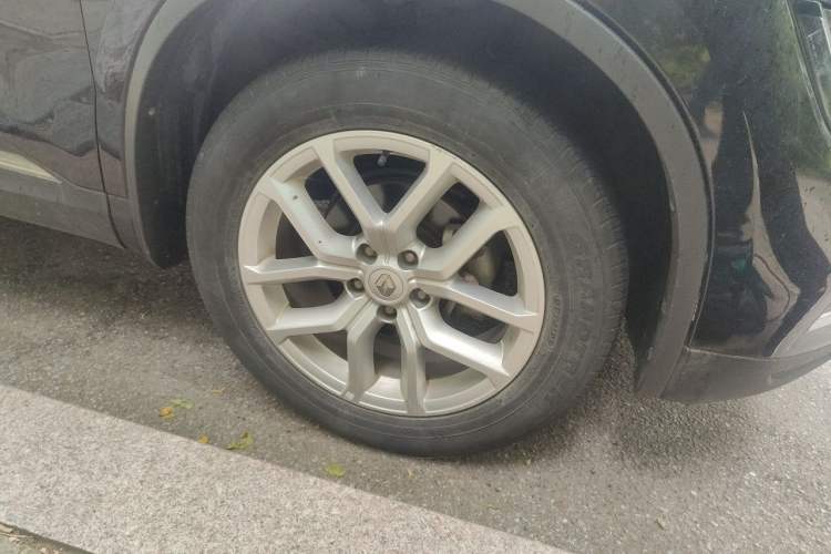 Used Renault Koleos 2017 2.5L Four-Wheel Drive Premium Edition Right Front Wheel Hub