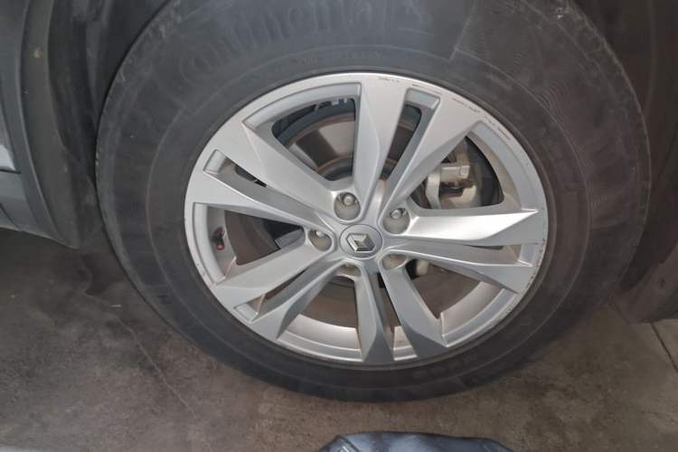 Used Renault Koleos 2017 2.0L Two-Wheel Drive Luxury Edition Right Front Wheel Hub