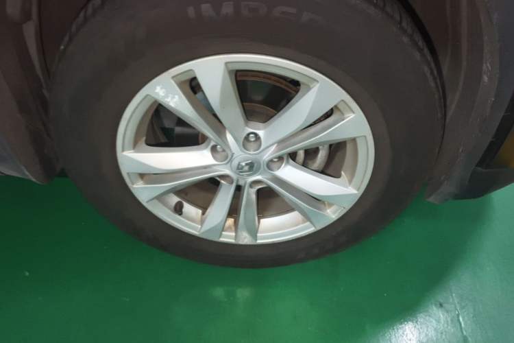 Used Renault Koleos 2017 2.0L Two-Wheel Drive Luxury Edition Right Front Wheel Hub
