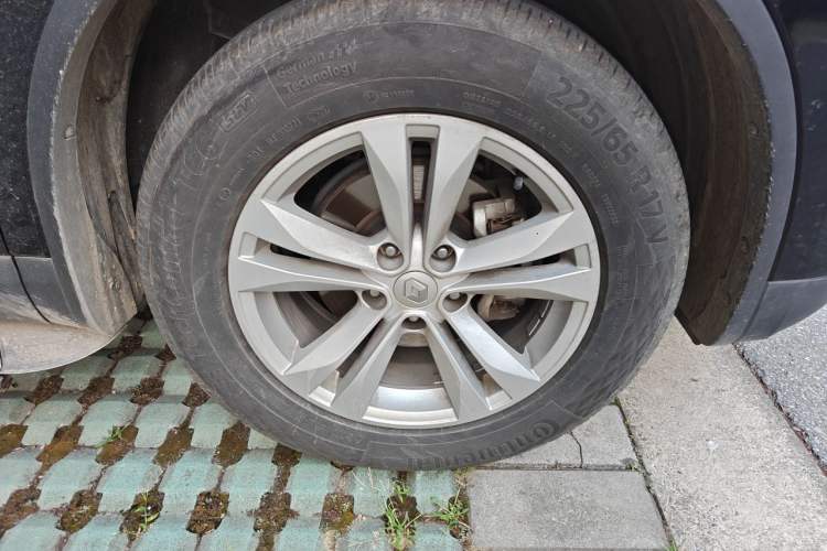 Used Renault Koleos 2017 2.0L Two-Wheel Drive Luxury Edition Right Front Wheel Hub