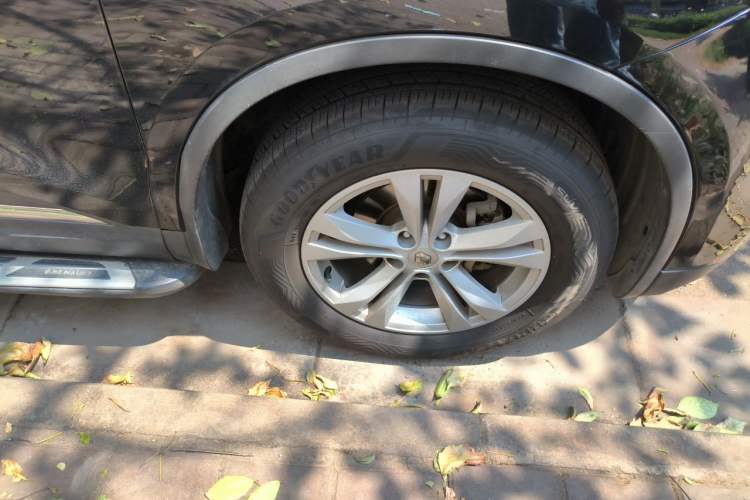 Used Renault Koleos 2017 2.0L Two-Wheel-Drive Leading Edition Right Front Wheel Hub
