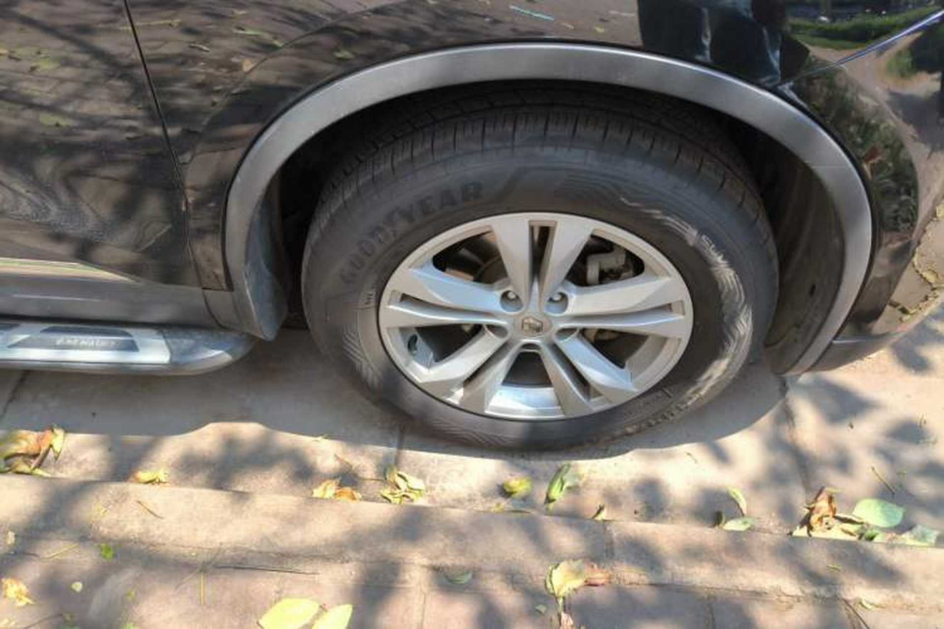 Used Renault Koleos 2017 2.0L Two-Wheel-Drive Leading Edition Right Front Wheel Hub