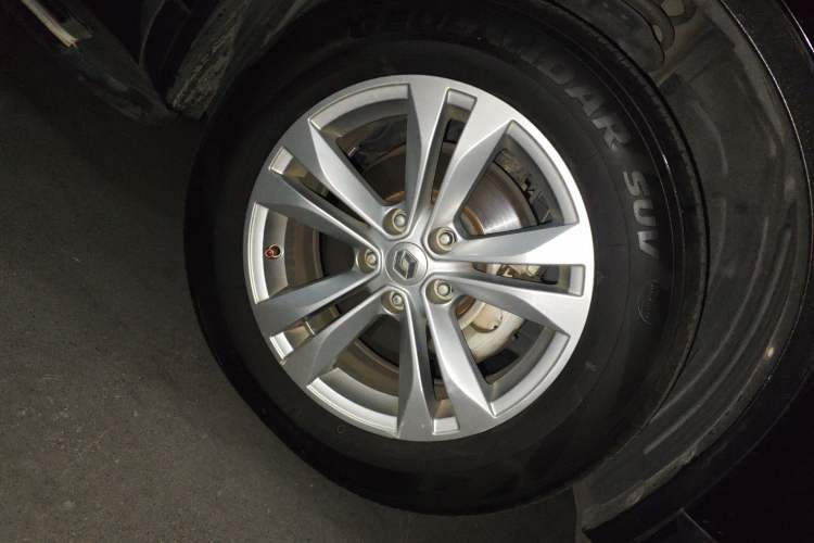 Used Renault Koleos 2017 2.0L Two-Wheel-Drive Leading Edition Right Front Wheel Hub