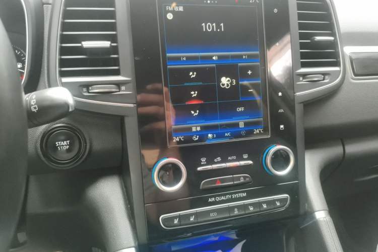 Used Renault Koleos 2017 2.5L 4x4 Flagship Edition Audio And AC Panel