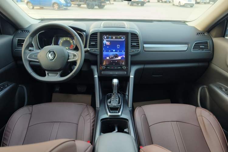 Used Renault Koleos 2017 2.0L Two-Wheel Drive Comfort Edition Center Console