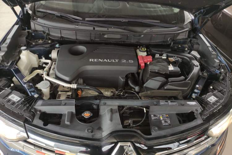 Used Renault Koleos 2017 2.5L Four-Wheel Drive Ultimate Edition Engine Bay