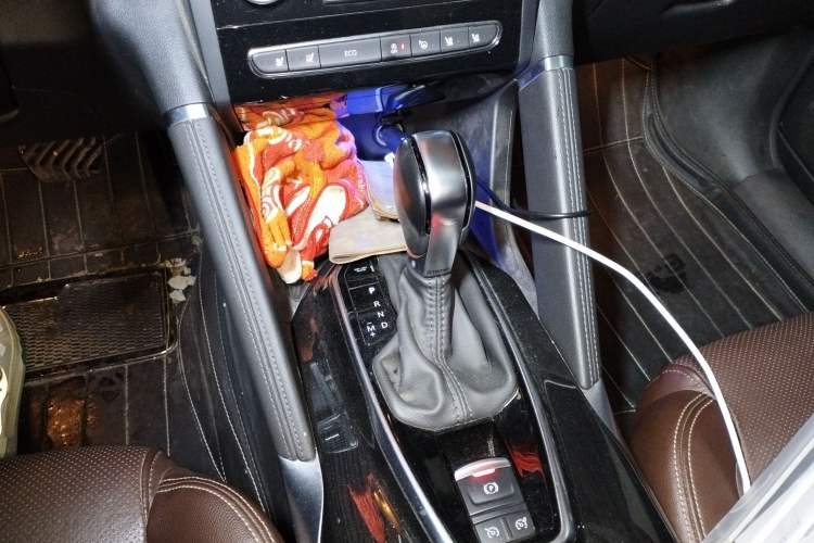 Used Renault Koleos 2017 2.5L 4x4 Flagship Edition Gear Lever