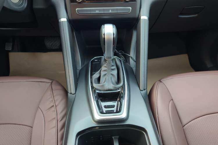 Used Renault Koleos 2017 2.0L Two-Wheel Drive Comfort Edition Gear Lever
