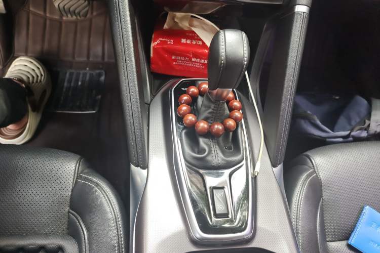 Used Renault Koleos 2017 2.0L Two-Wheel Drive Luxury Edition Gear Lever
