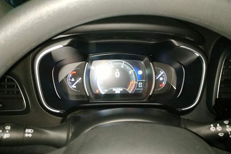 Used Renault Koleos 2017 2.0L Two-Wheel Drive Comfort Edition Instrument Cluster