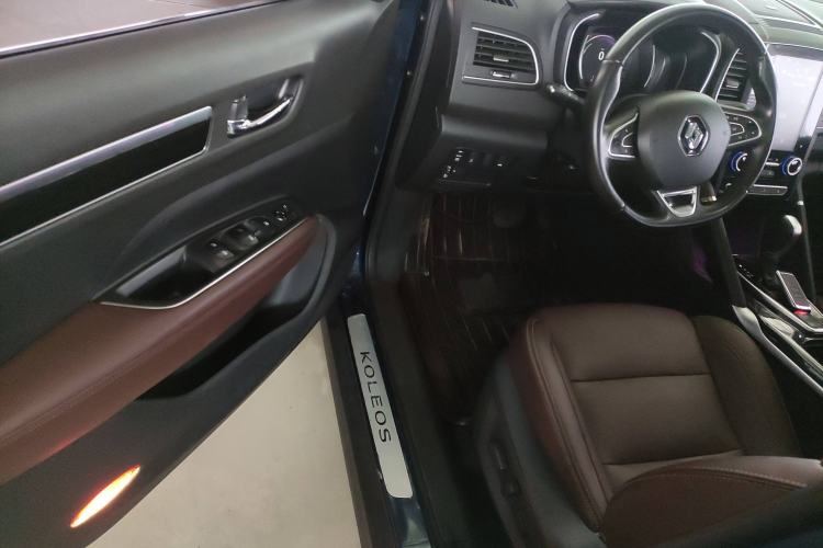 Used Renault Koleos 2017 2.5L Four-Wheel Drive Ultimate Edition Interior 2