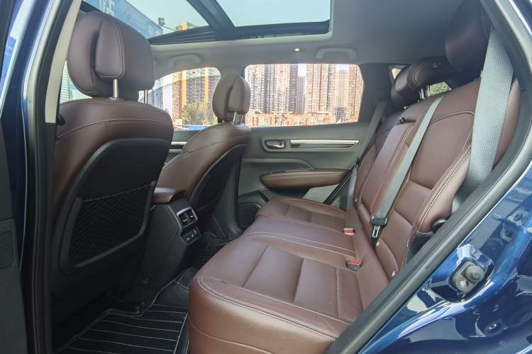 Used Renault Koleos 2017 2.5L Four-Wheel Drive Ultimate Edition Interior 6