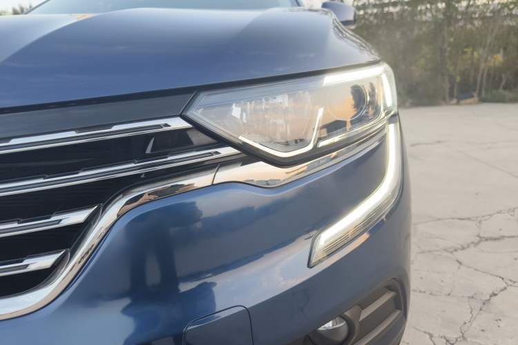 Used Renault Koleos 2017 2.0L Two-Wheel Drive Comfort Edition Left Front Headlight