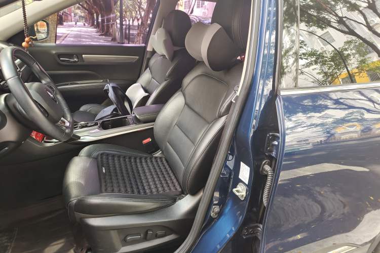Used Renault Koleos 2017 2.0L Two-Wheel Drive Luxury Edition Left Front Seat