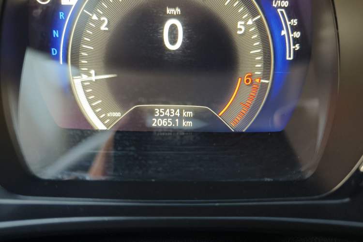 Used Renault Koleos 2017 2.0L Two-Wheel Drive Comfort Edition Odometer Close Up