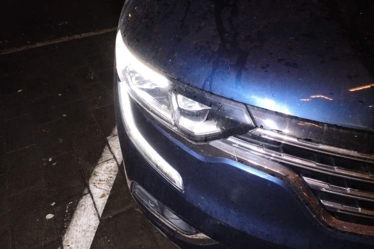 Used Renault Koleos 2017 2.5L 4x4 Flagship Edition Right Front Headlight