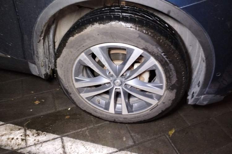 Used Renault Koleos 2017 2.5L 4x4 Flagship Edition Right Front Wheel Hub
