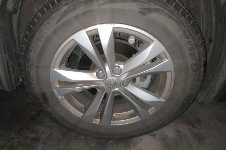 Used Renault Koleos 2017 2.0L Two-Wheel Drive Comfort Edition Right Front Wheel Hub
