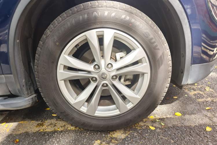 Used Renault Koleos 2017 2.0L Two-Wheel Drive Luxury Edition Right Front Wheel Hub
