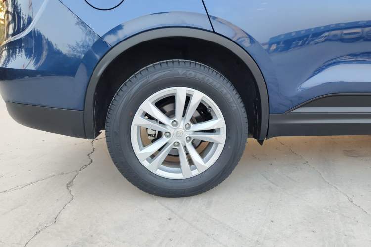Used Renault Koleos 2017 2.0L Two-Wheel Drive Comfort Edition Right Rear Wheel Hub