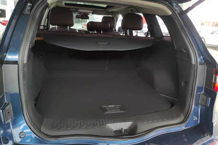 Used Renault Koleos 2017 2.5L Four-Wheel Drive Ultimate Edition Trunk