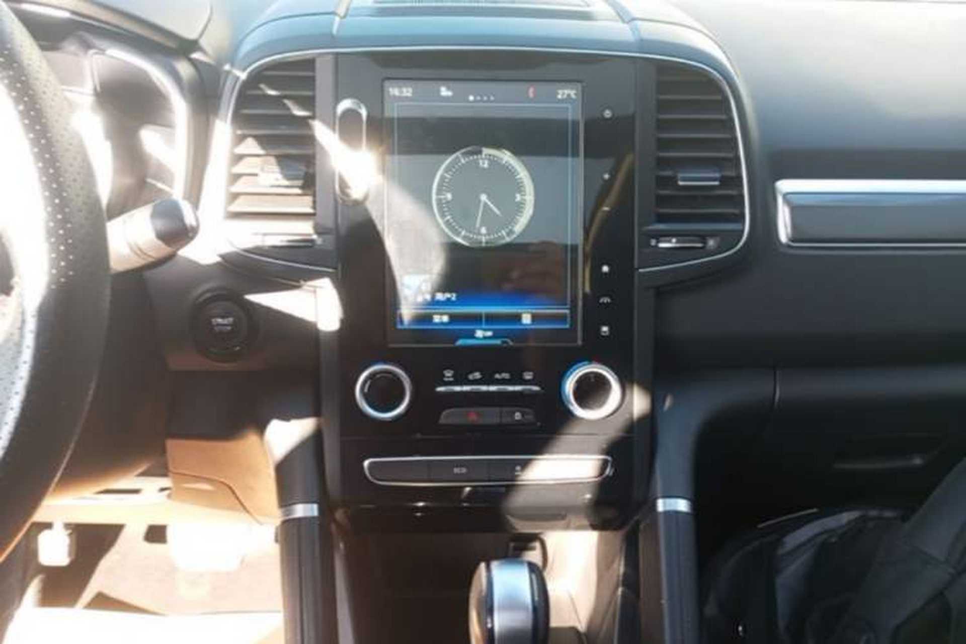 Used Renault Koleos 2017 2.5L Four-Wheel Drive Premium Edition Audio And AC Panel