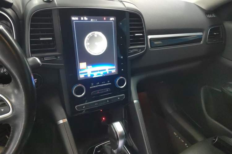 Used Renault Koleos 2017 2.5L Four-Wheel Drive Ultimate Edition Audio And AC Panel