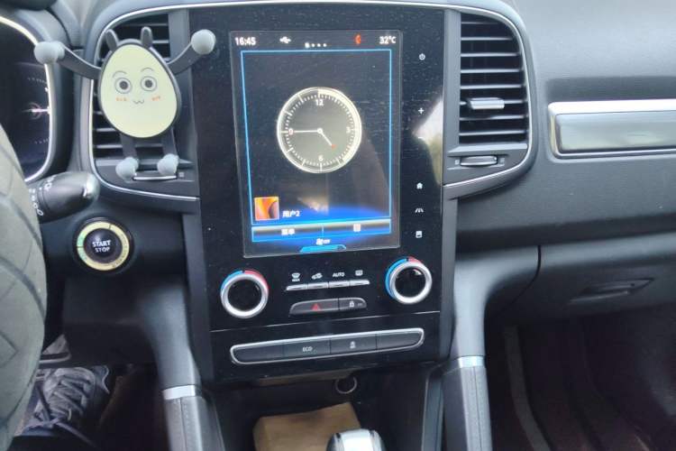 Used Renault Koleos 2017 2.0L Two-Wheel Drive Luxury Edition Audio And AC Panel