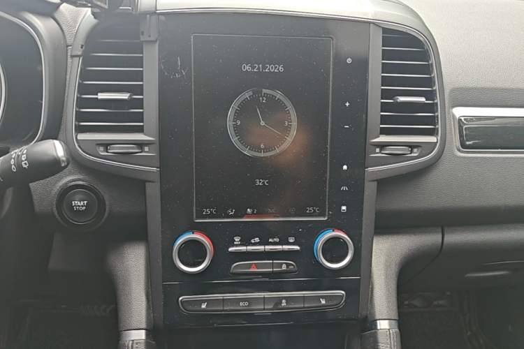 Used Renault Koleos 2017 2.5L Four-Wheel Drive Ultimate Edition Audio And AC Panel
