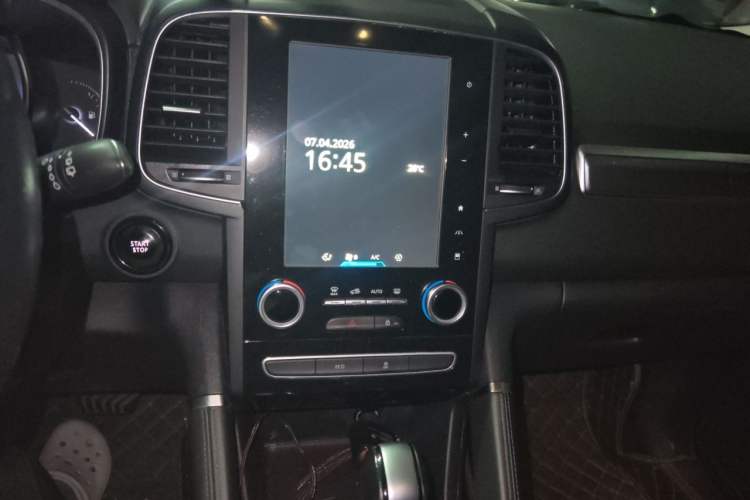 Used Renault Koleos 2017 2.5L Two-Wheel Drive Prestige Edition Audio And AC Panel