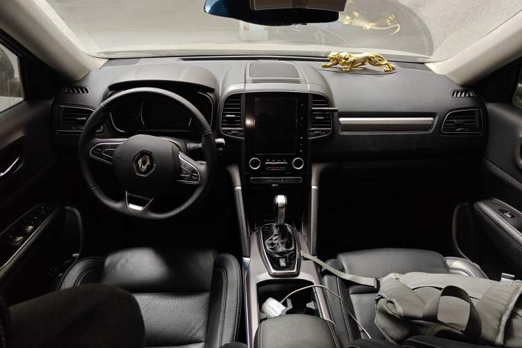 Used Renault Koleos 2017 2.5L Two-Wheel Drive Prestige Edition Center Console