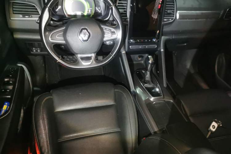 Used Renault Koleos 2017 2.0L Two-Wheel-Drive Leading Edition Center Console